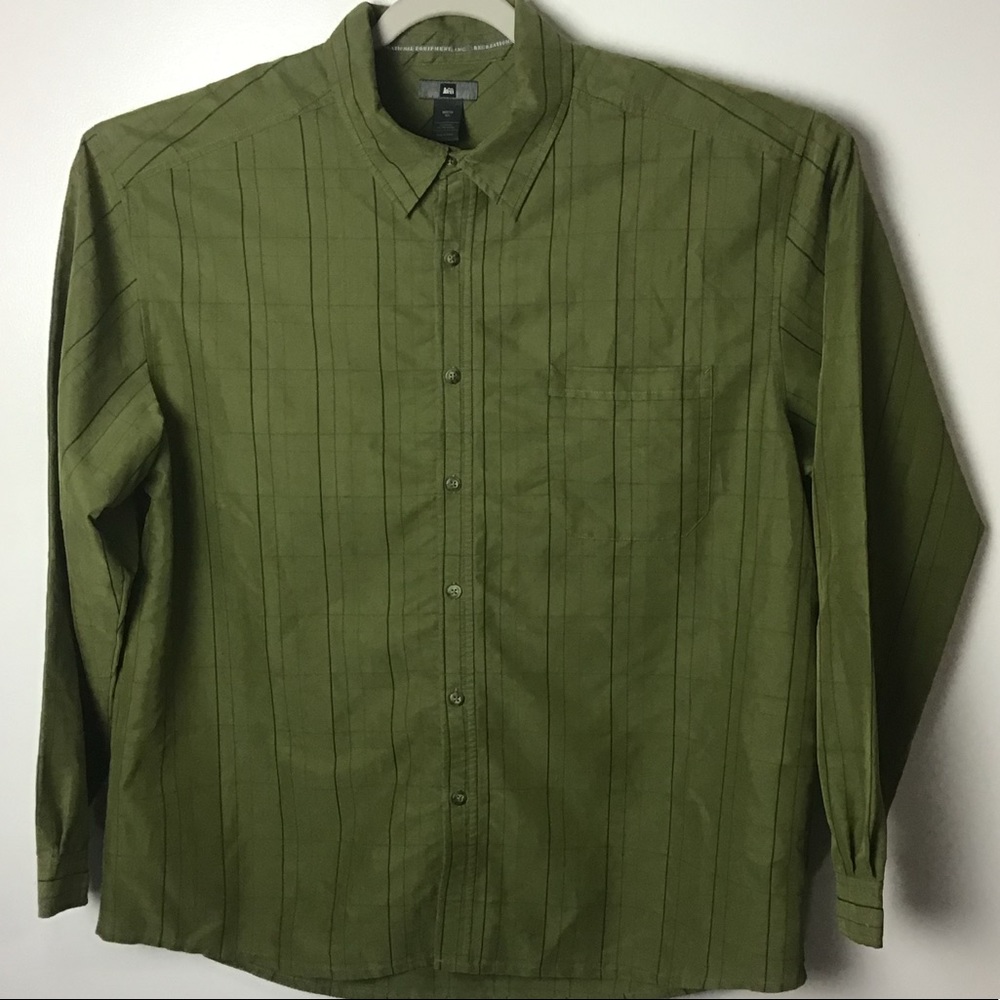 REI green long sleeve button up shirt. XL